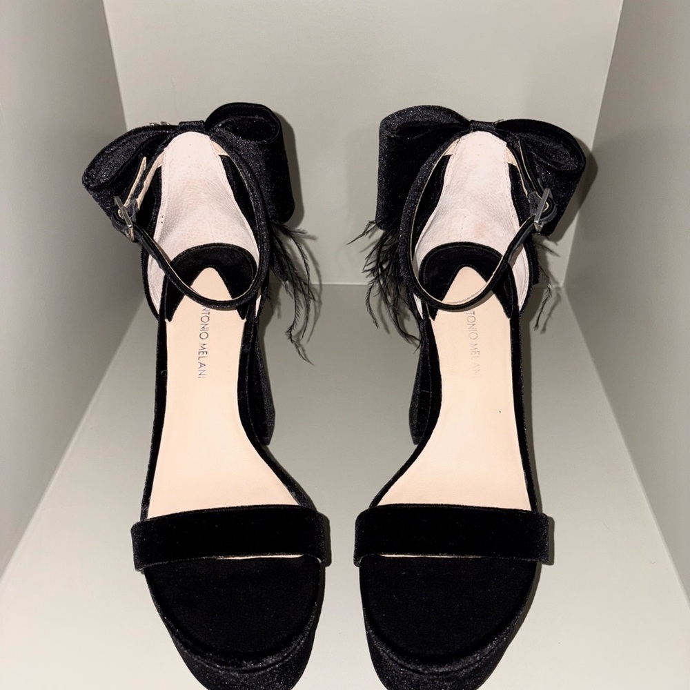 ✨ Antonio Melani Janie Velvet Feather Platform Sandals ✨